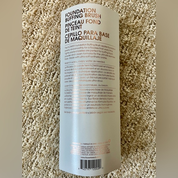 Flower by Drew Barrymore Foundation Buffing Brush color: rose gold & white - Picture 4 of 5